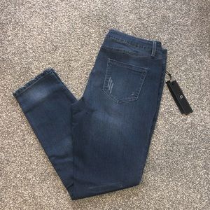 NWT— g by Giuliana Pull on Jeans